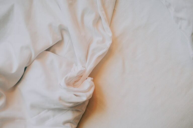 linen sheets bed