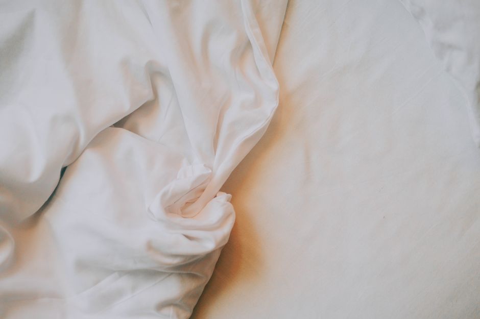 linen sheets bed